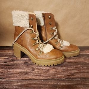 Universal thread faux sherpa boot